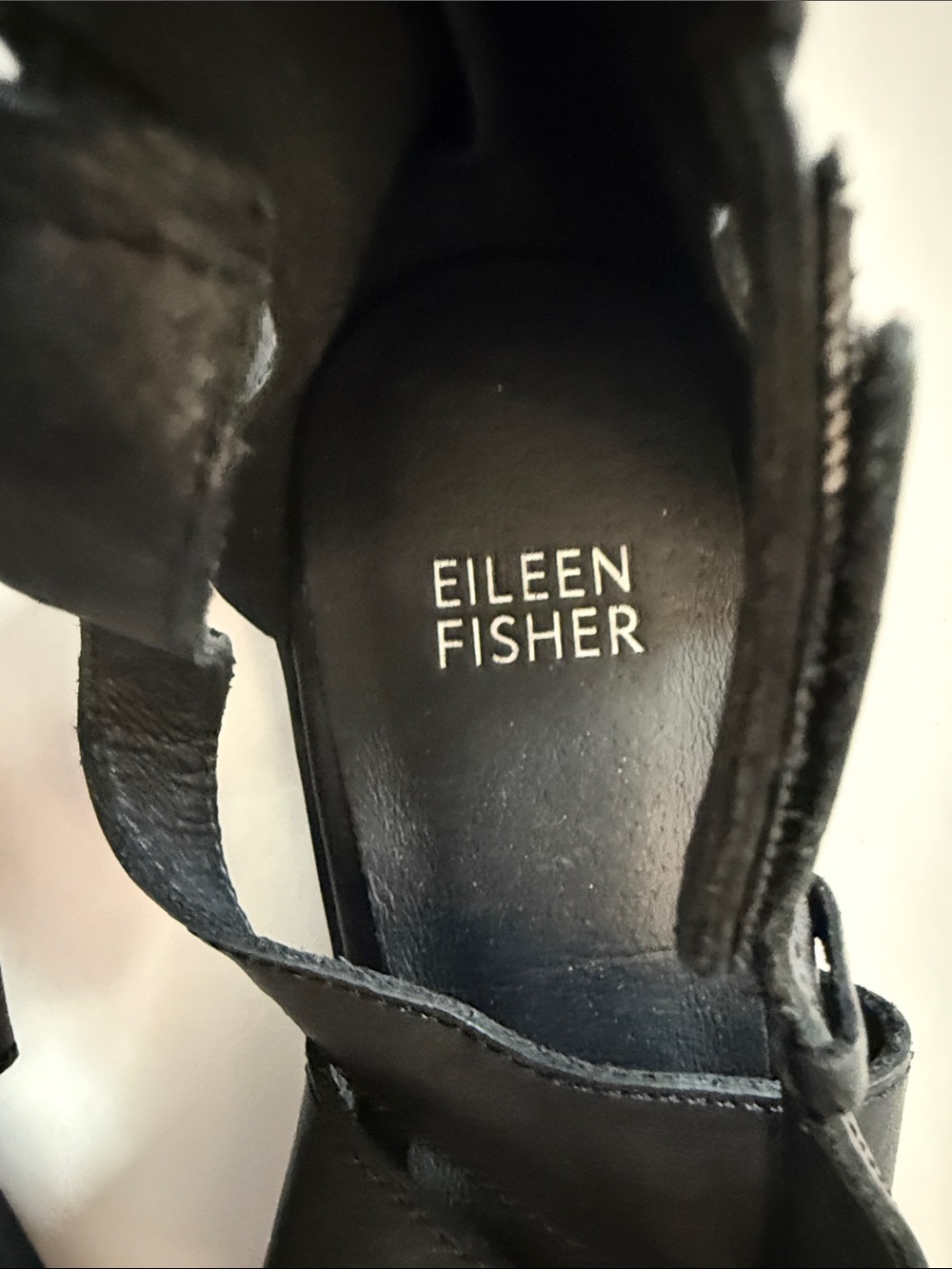 NWT EILEEN FISHER CICi BLACK LEATHER STRAPPY LAGENLOOK FLAT SANDALS 8.5 - Picture 2 of 8